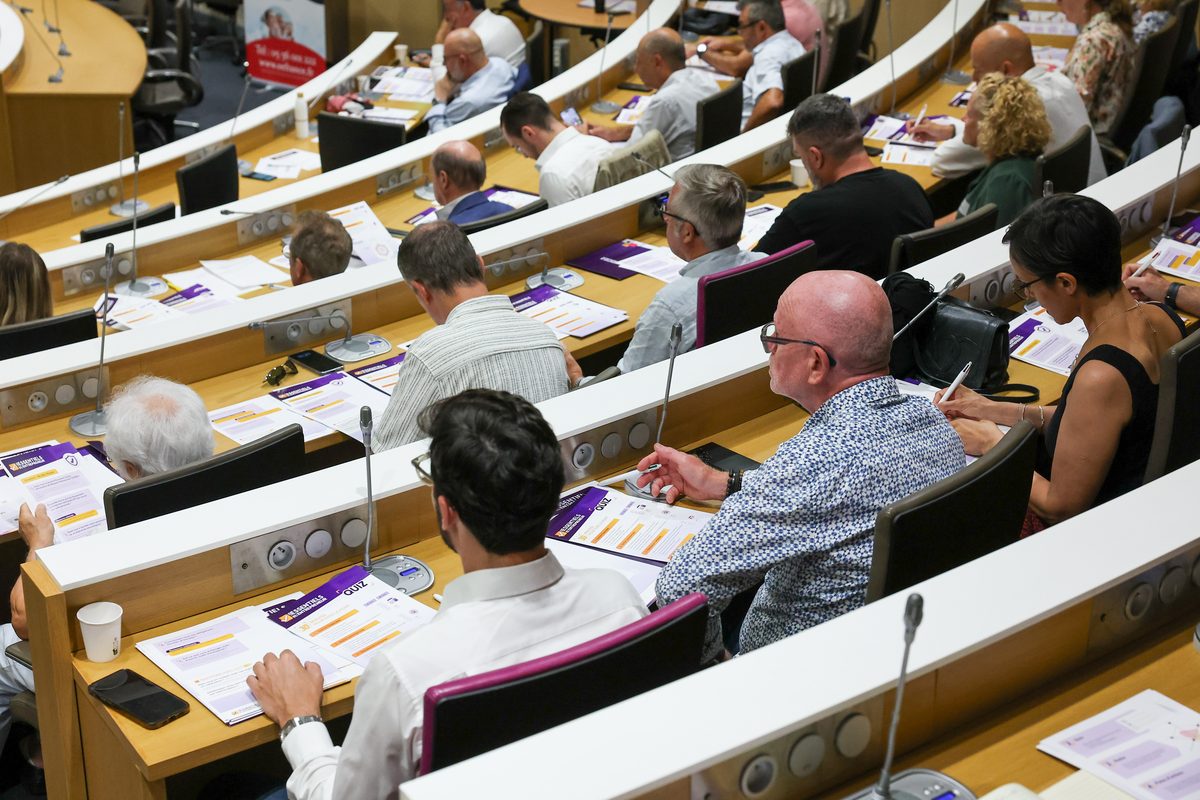 Dirigeants au travail lors d'une séance